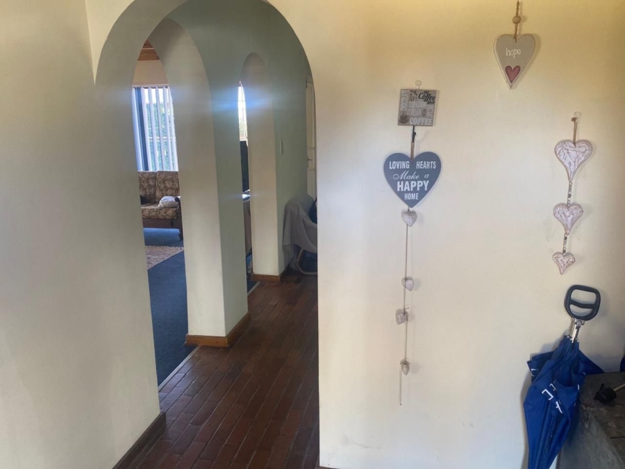 5 Bedroom Property for Sale in Ladybrand Free State